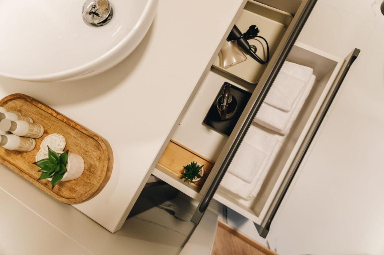 Tulip Apartment Oradea Extérieur photo