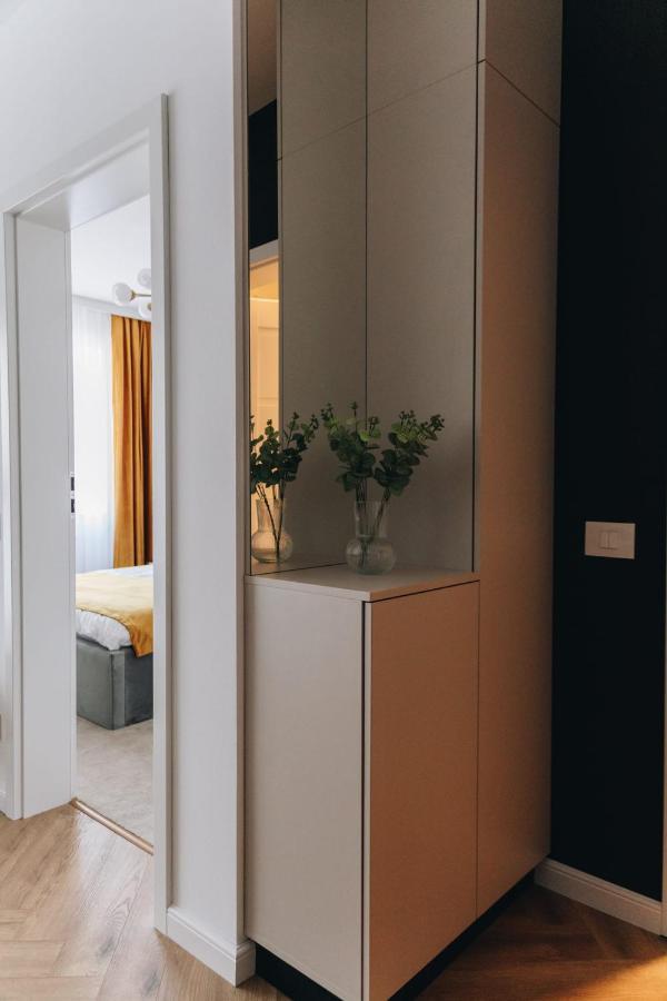 Tulip Apartment Oradea Extérieur photo