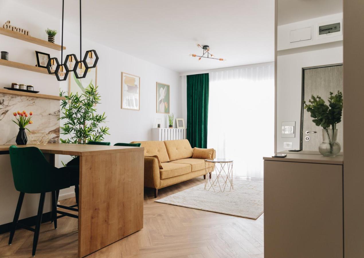 Tulip Apartment Oradea Extérieur photo