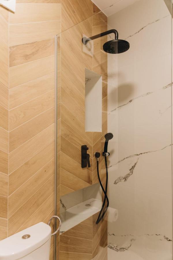 Tulip Apartment Oradea Extérieur photo
