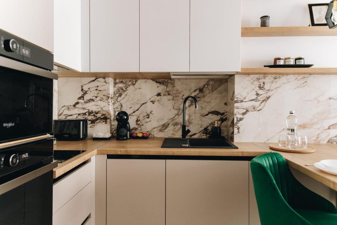 Tulip Apartment Oradea Extérieur photo