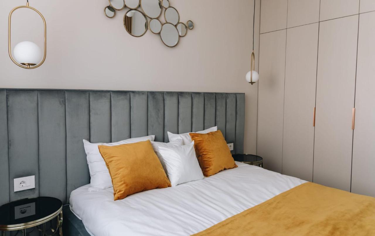 Tulip Apartment Oradea Extérieur photo